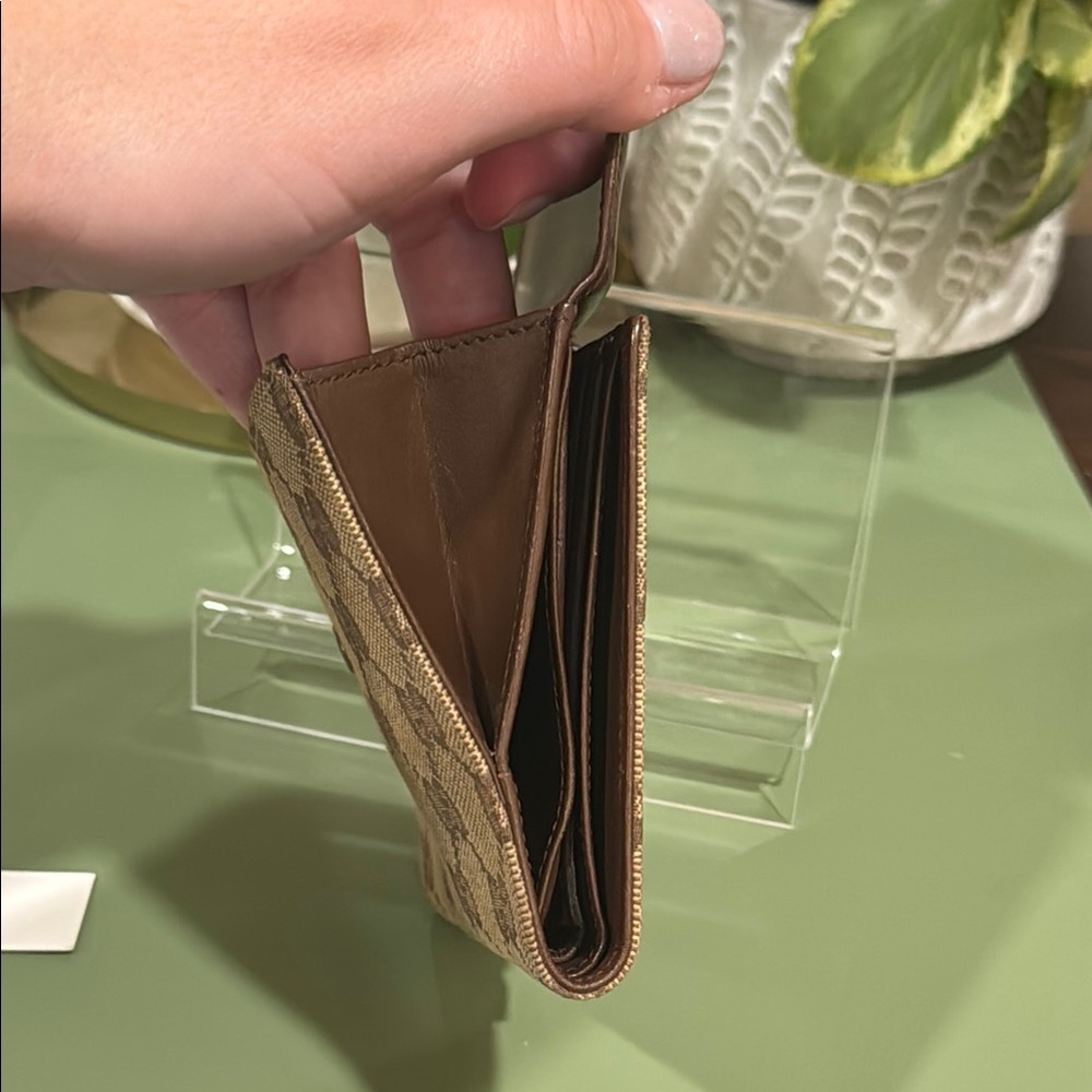 Gucci Beige and Brown Wallet - Picture 9 of 11